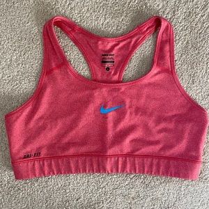 EUC Nike sports bra size L